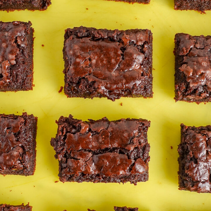Brownies Proteici da 90 Calorie con Superficie Croccante