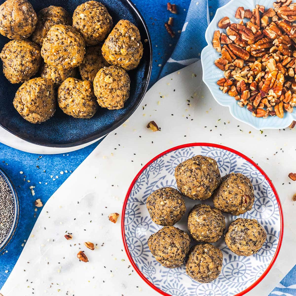 Palline Proteiche Keto con Semi di Chia e Proteine in Polvere