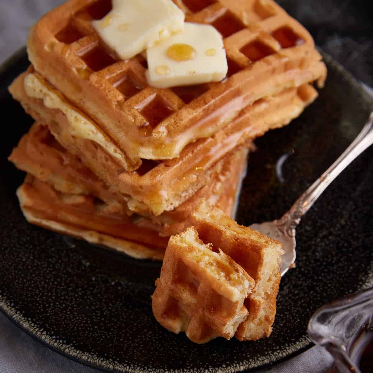 Waffle Soffici con Albumi Montati (Croccanti Fuori, Leggeri Dentro)