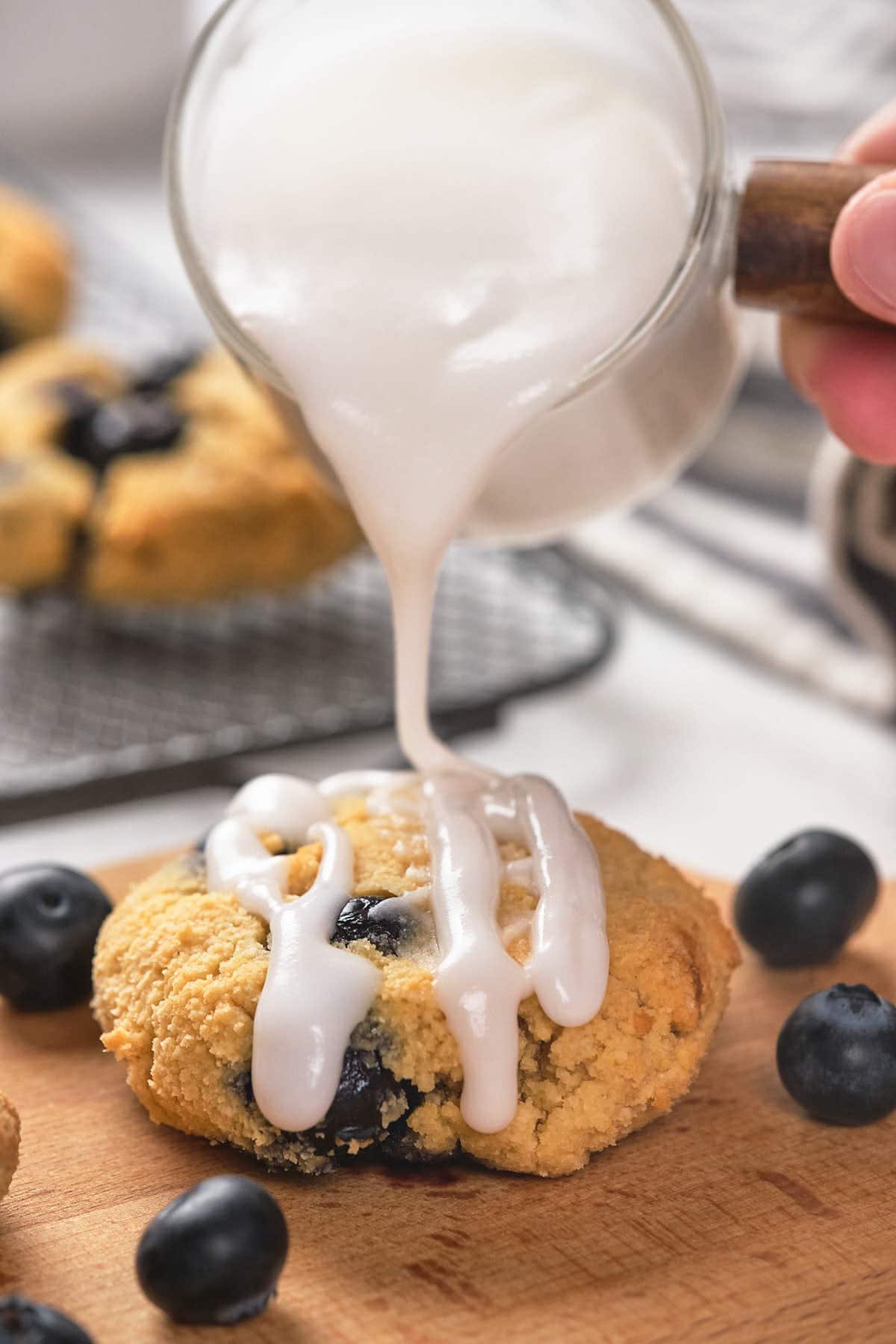 Scone Cheto ai Mirtilli (Basso Contenuto di Carboidrati, Senza Latticini)