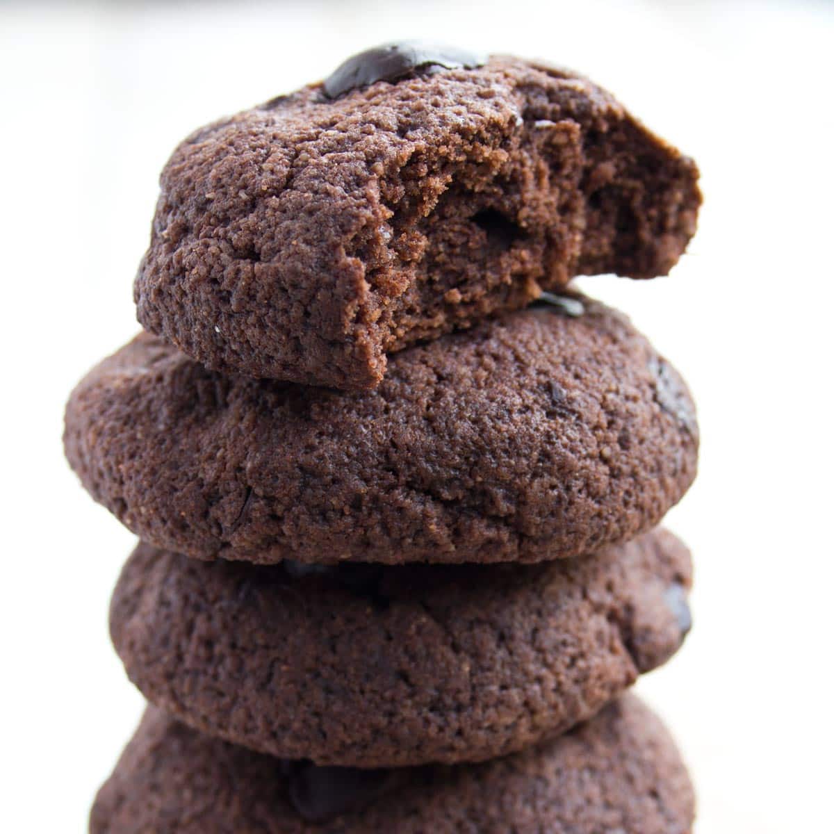 Biscotti Keto al Cioccolato che Soddisfano l'Anima