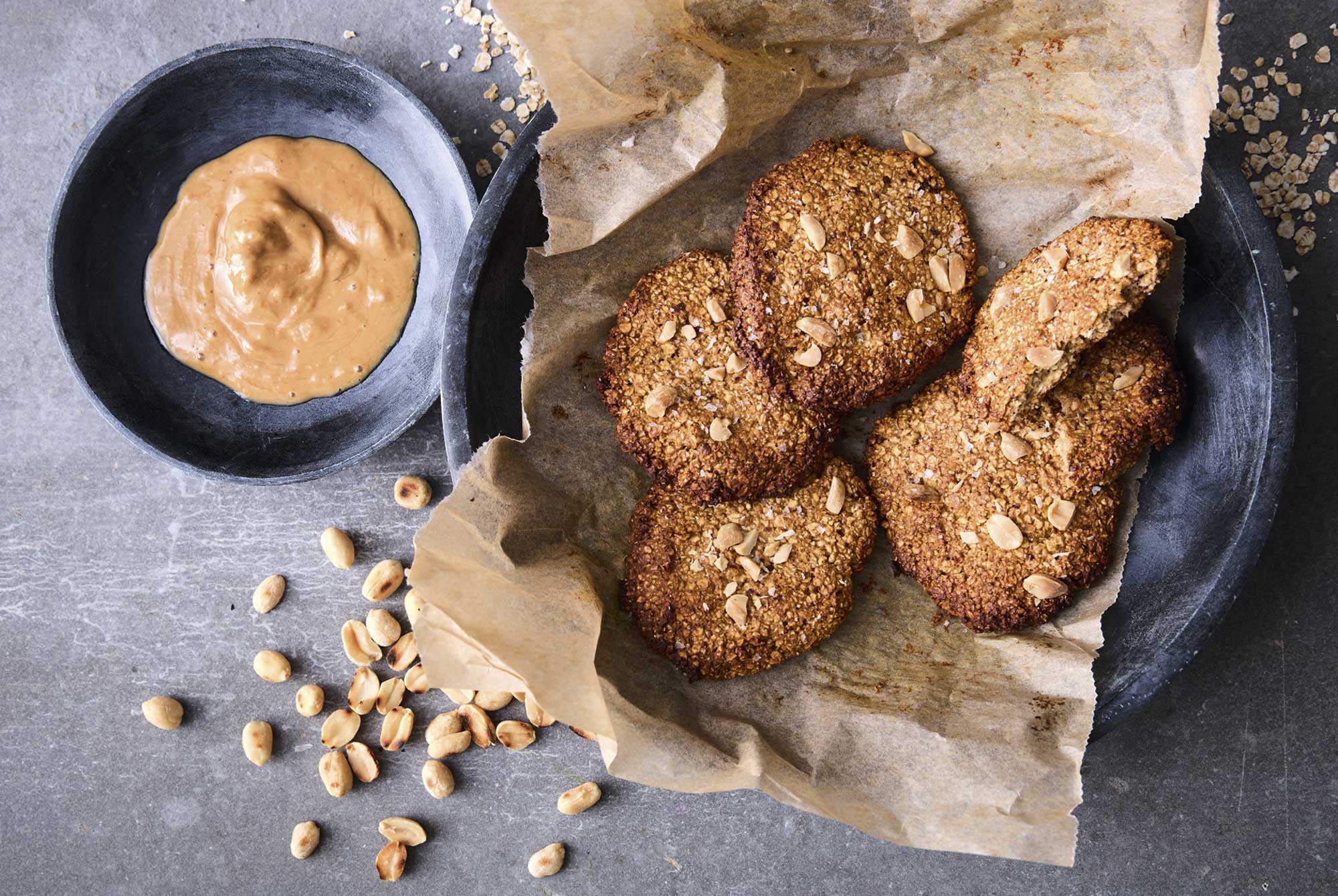 Biscotti d'avena con arachidi