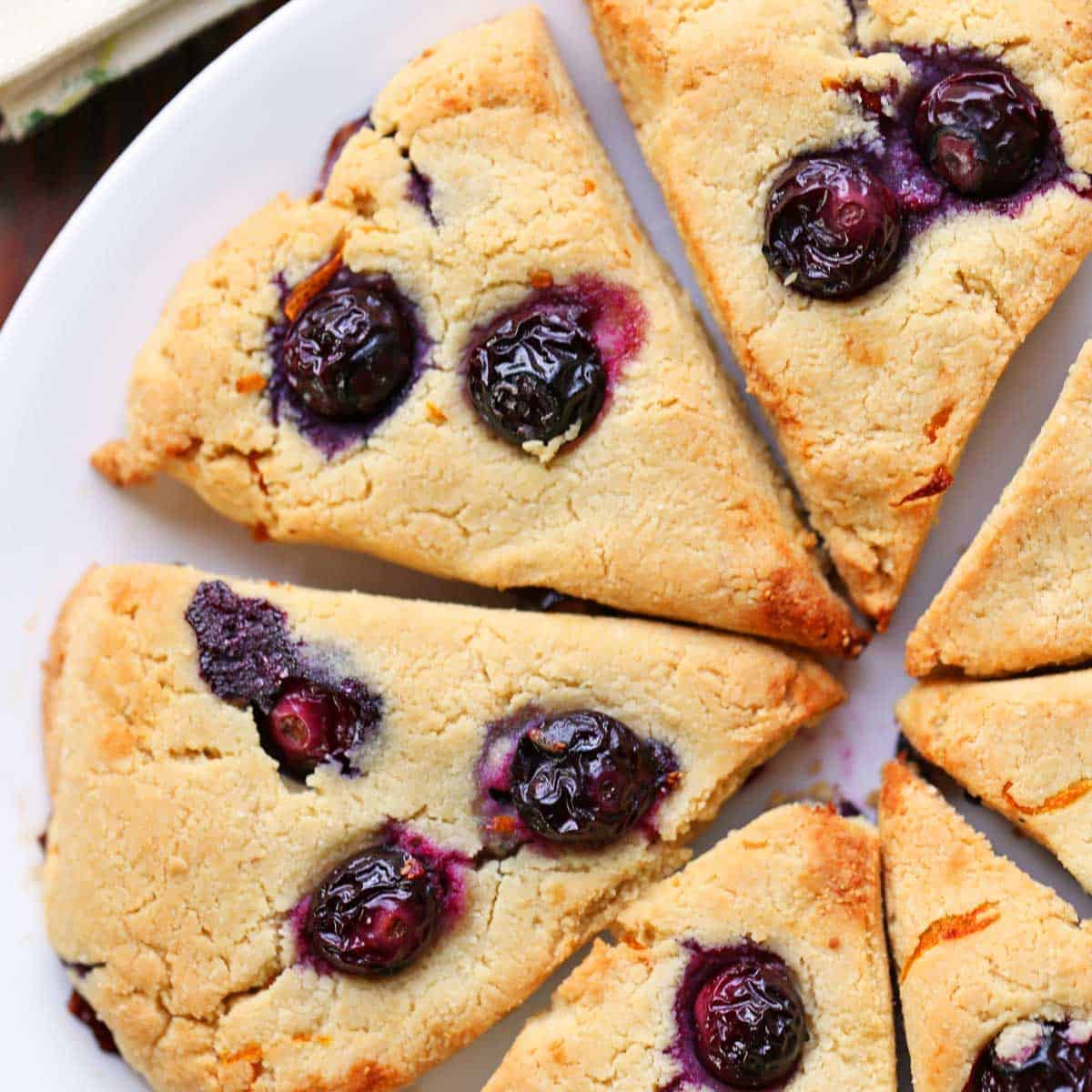 Scones Chetogenici ai Mirtilli