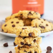 Biscotti Proteici con Gocce di Cioccolato