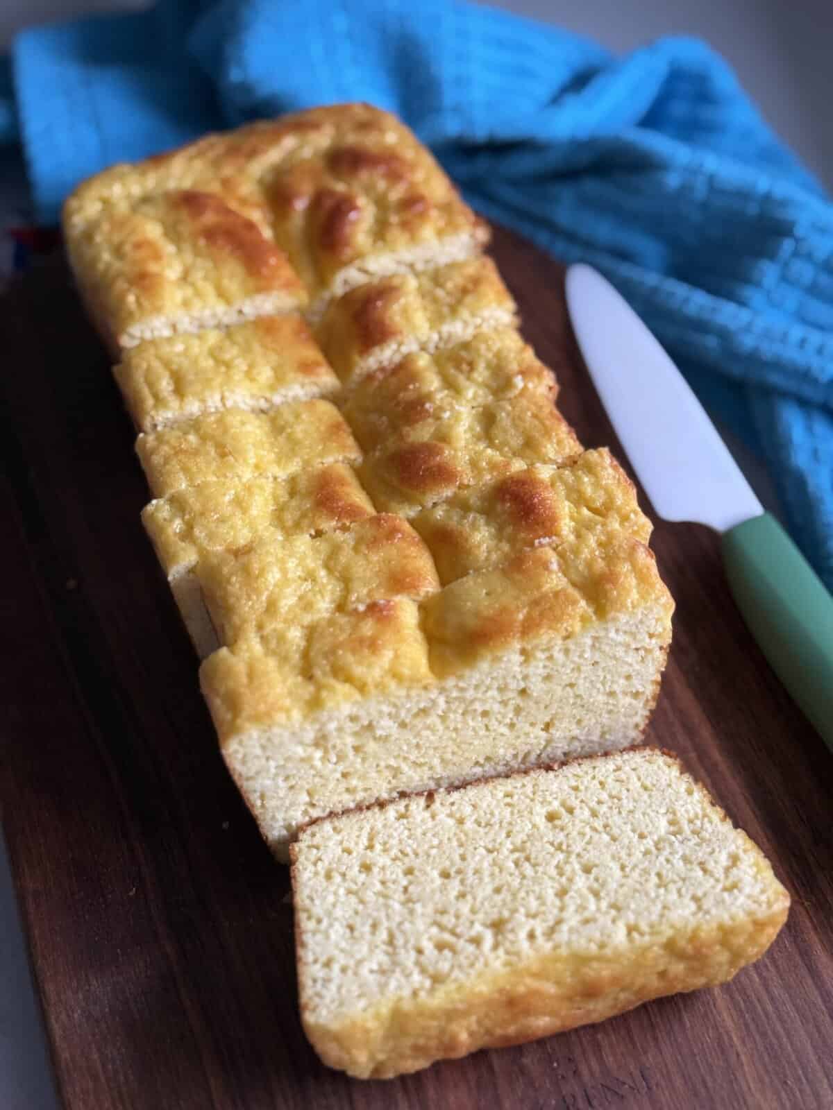 Pane Veloce allo Yogurt Greco e Farina di Mandorle