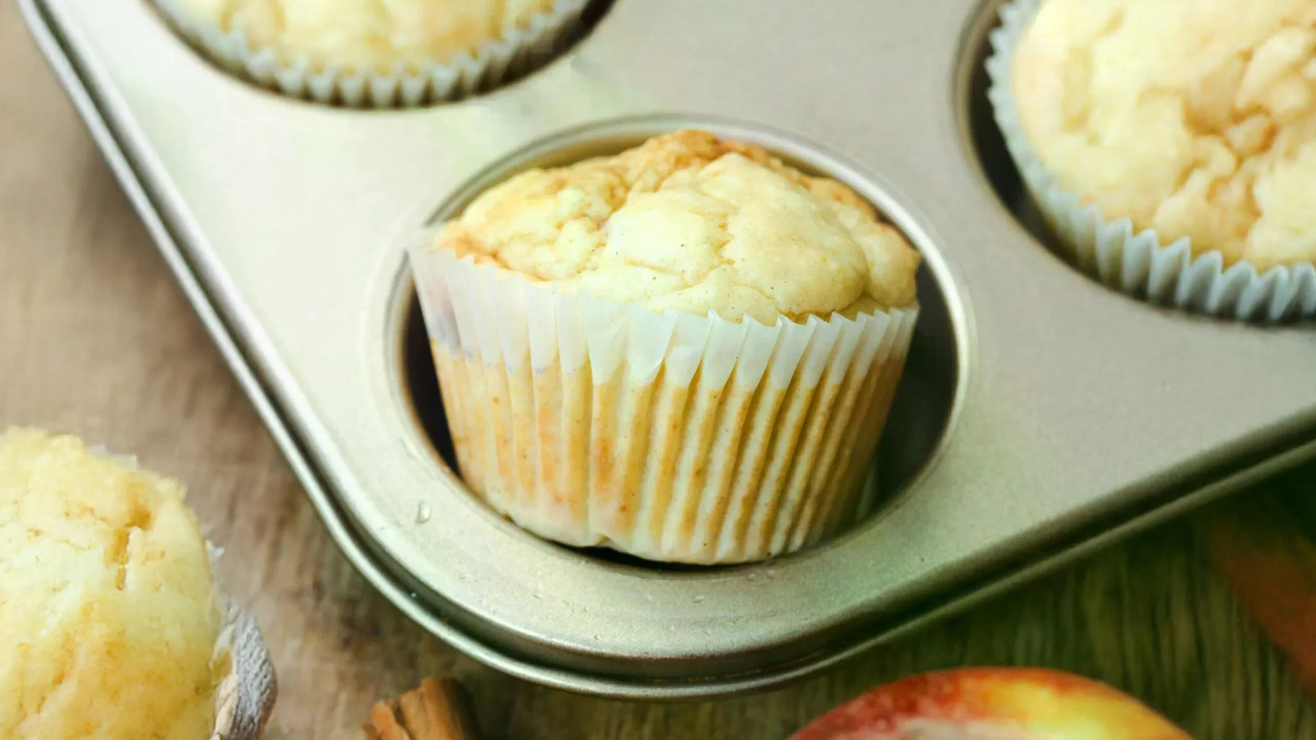 Muffin con purea di mele senza zucchero