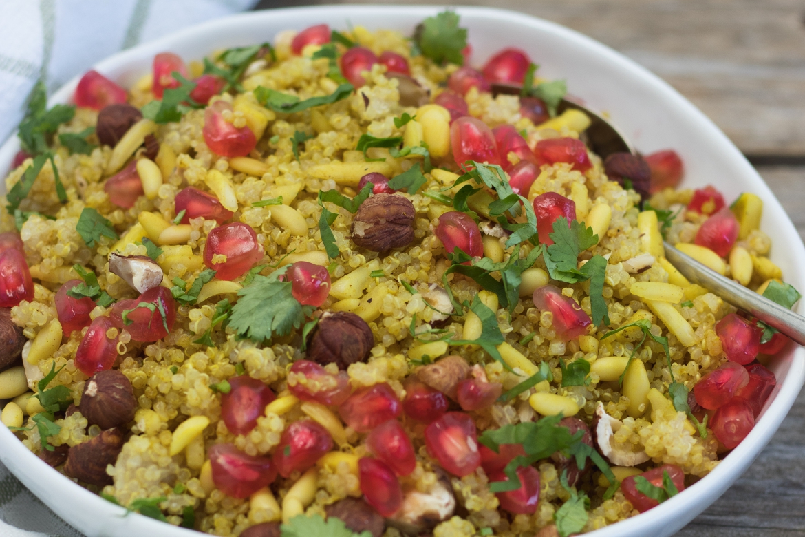 Quinoa con Frutta Secca e Curcuma