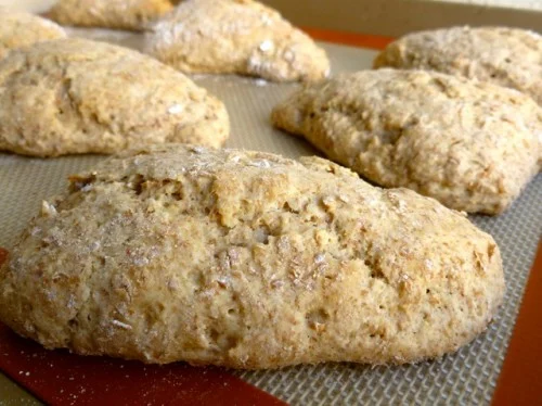 Scones Integrali Leggeri e Salutari a Basso Contenuto di Grassi