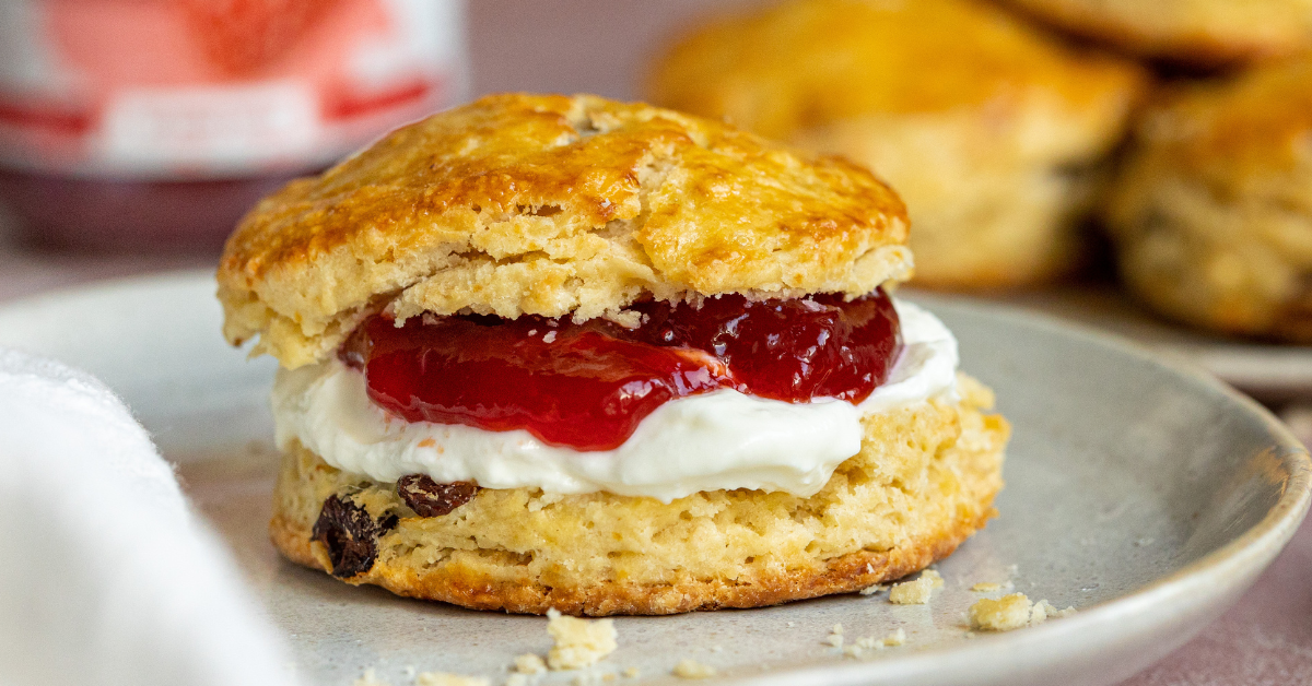 Scones Fitness con Quarg e Marmellata di Fragole