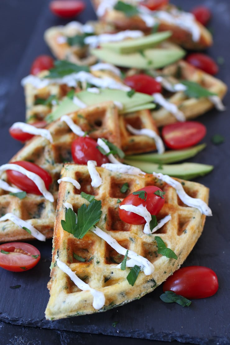 Waffle Salati Proteici con Uova e Formaggio